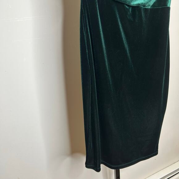 Lulus velvet dress-size Large-green velvet, one shoulder, stretch knee length‎ - Picture 3 of 5